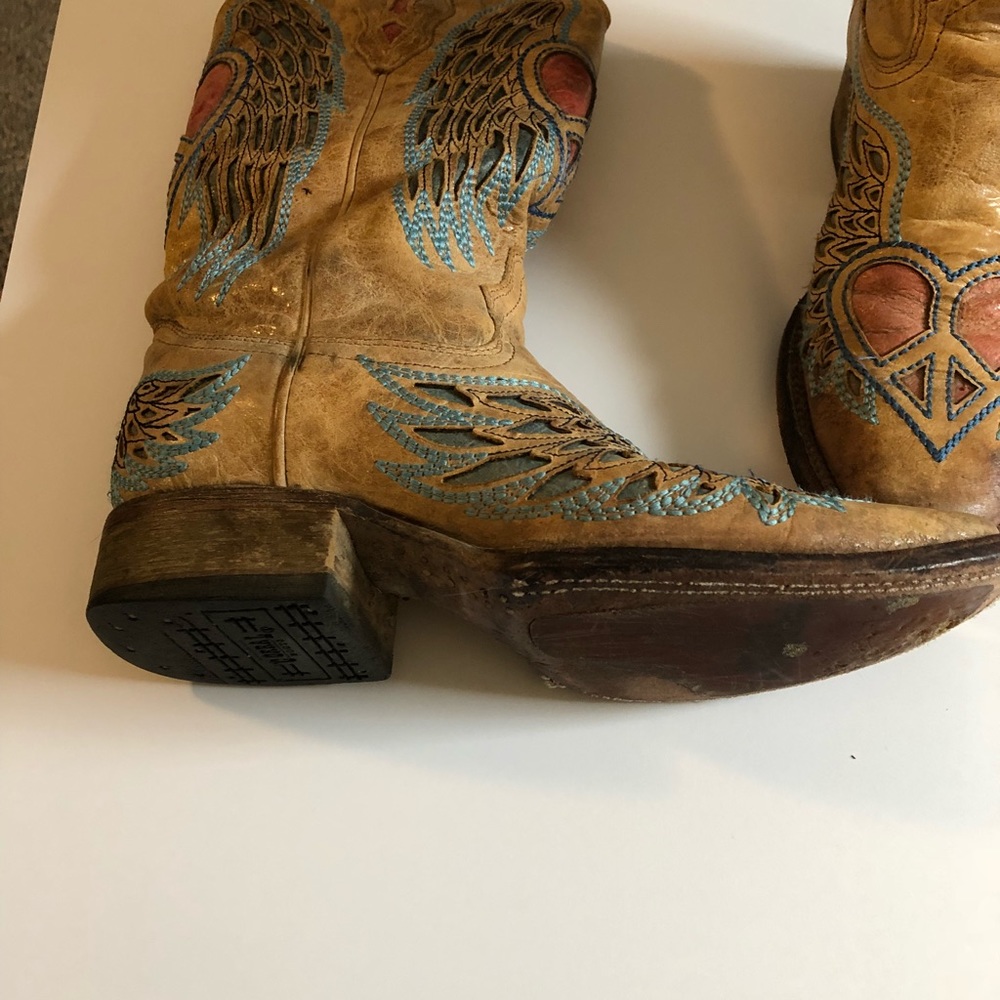 Boots - Picture 5 of 5